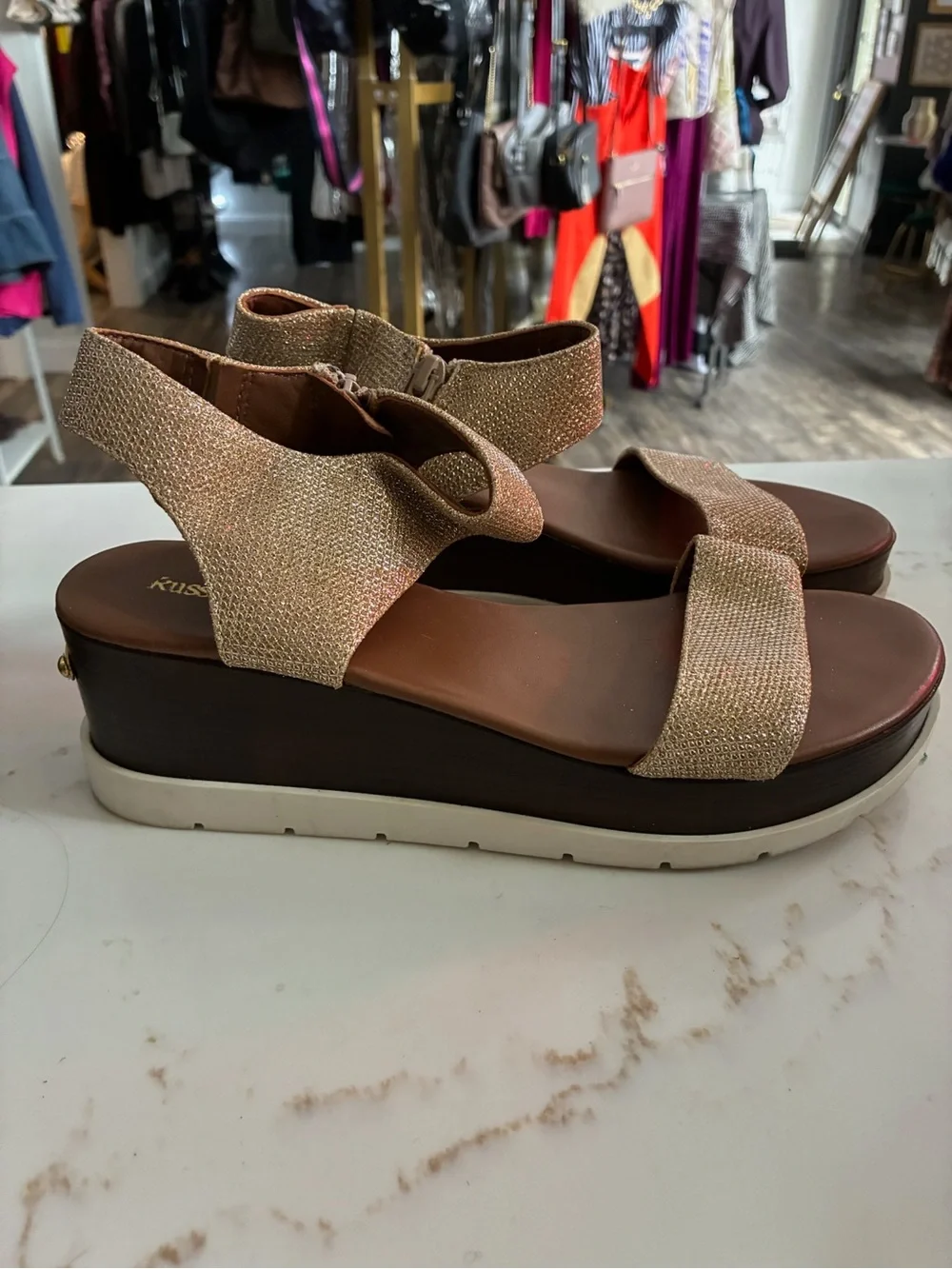 Russell & Bromley Women's Platform ankle Sandal — Shimmery Champagne Gold